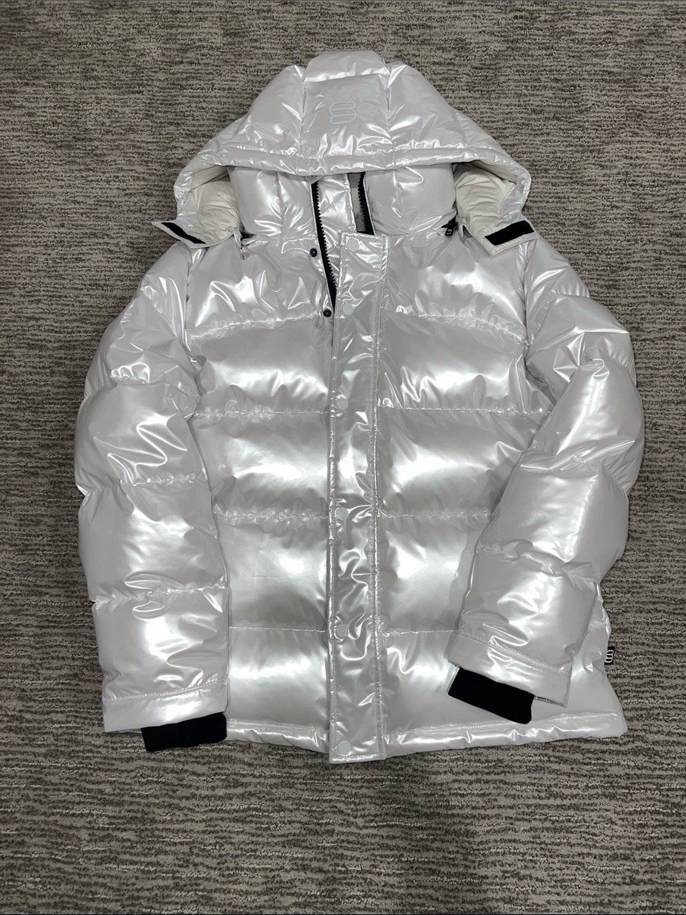 Aritzia Super Puff Jacket in Pearl White